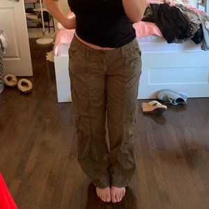 Cute Urban Outfitters army green cargo pants